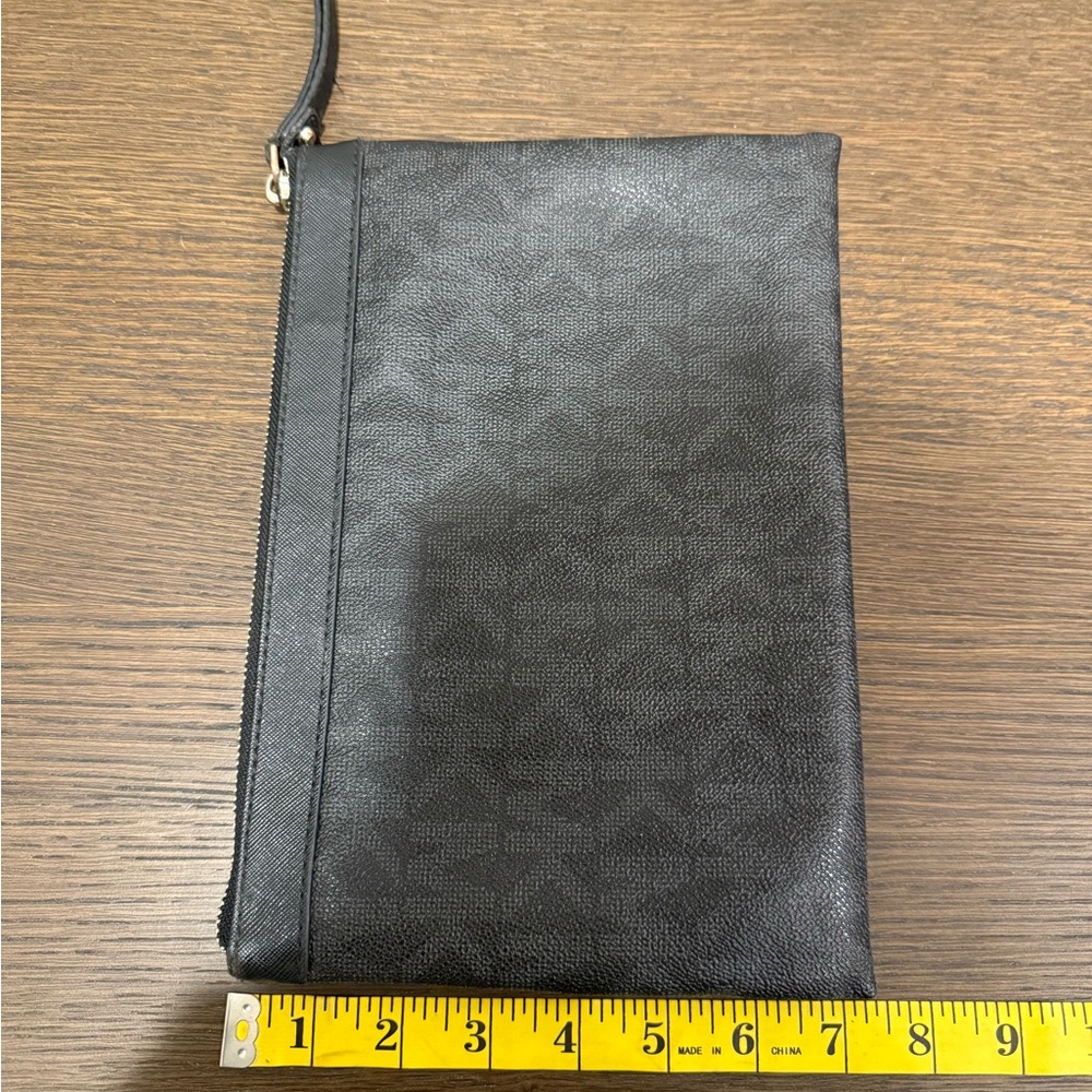 Michael Kors Black Jet Set Clutch - Picture 3 of 10